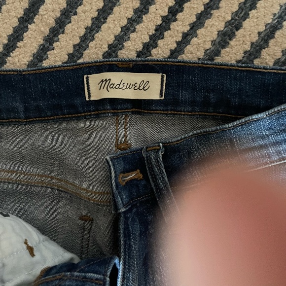 Madewell 9” rise skinny with distressed hem 27p - Picture 3 of 4